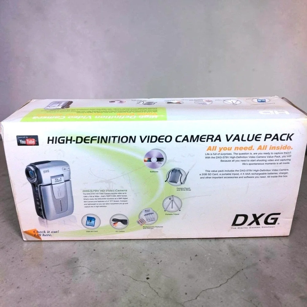 2009‎ DXG-579V HD High-Definition Digital Video Camera Val Pack Silver Camcorder